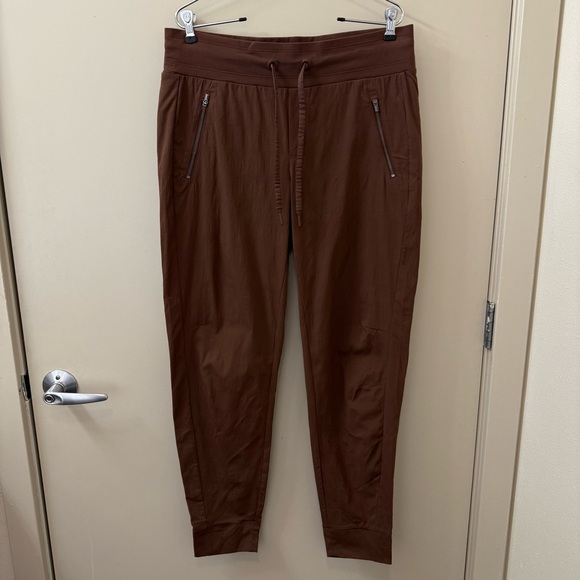Athleta Trekkie North Mid Rise Jogger size 10 Tall in brown outdoor travel - Picture 3 of 10